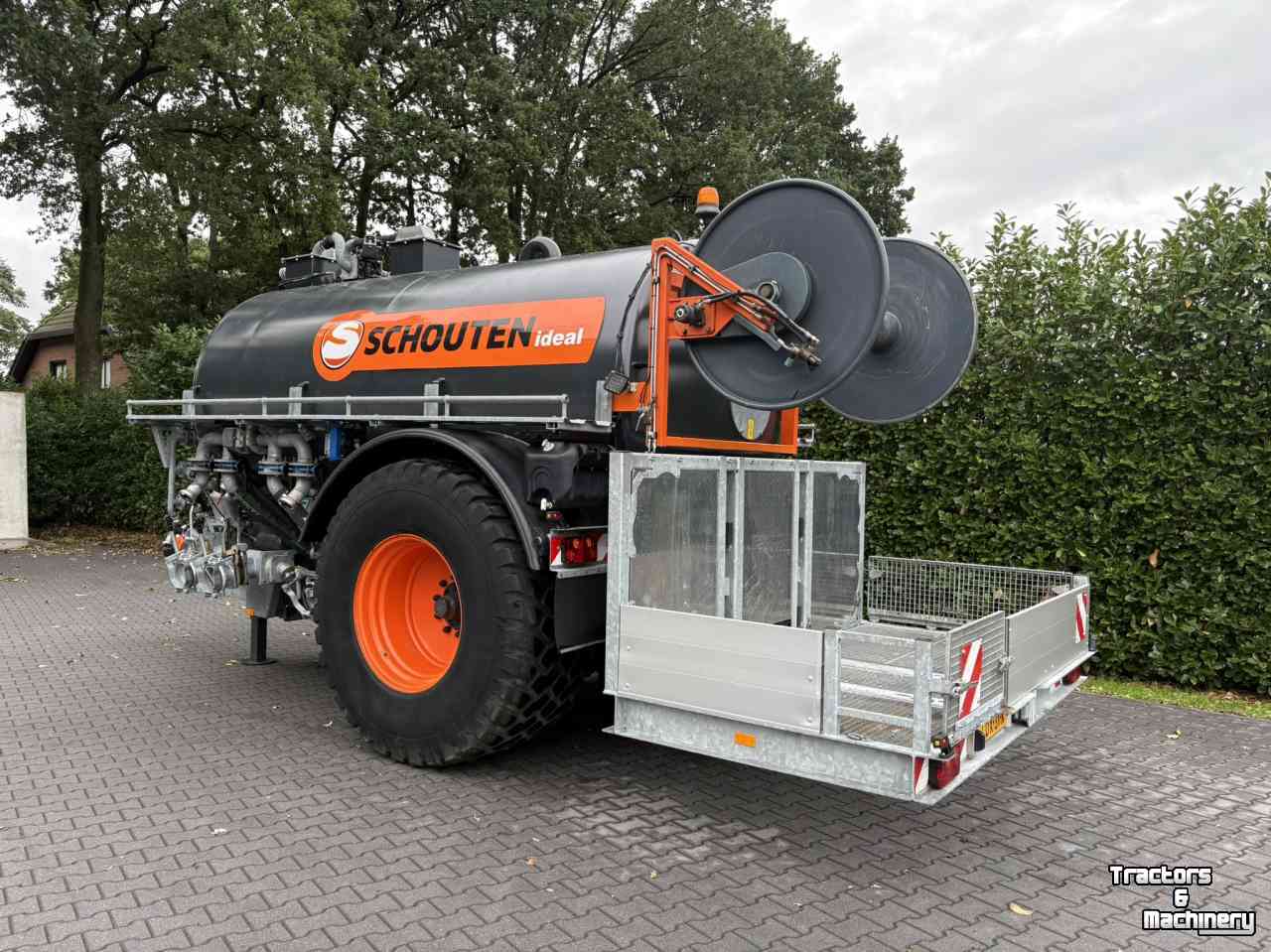Distributeur à tuyau flexible trainé Schouten IDEAL PW120 pompwagen
