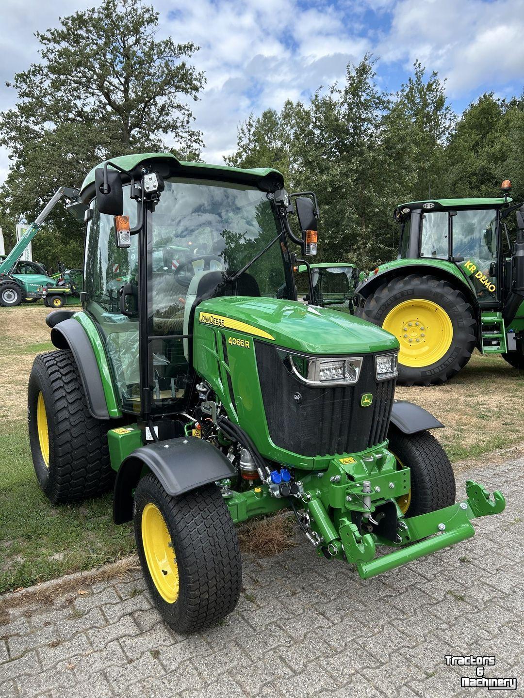 Tracteur pour vignes et vergers John Deere 4066R
