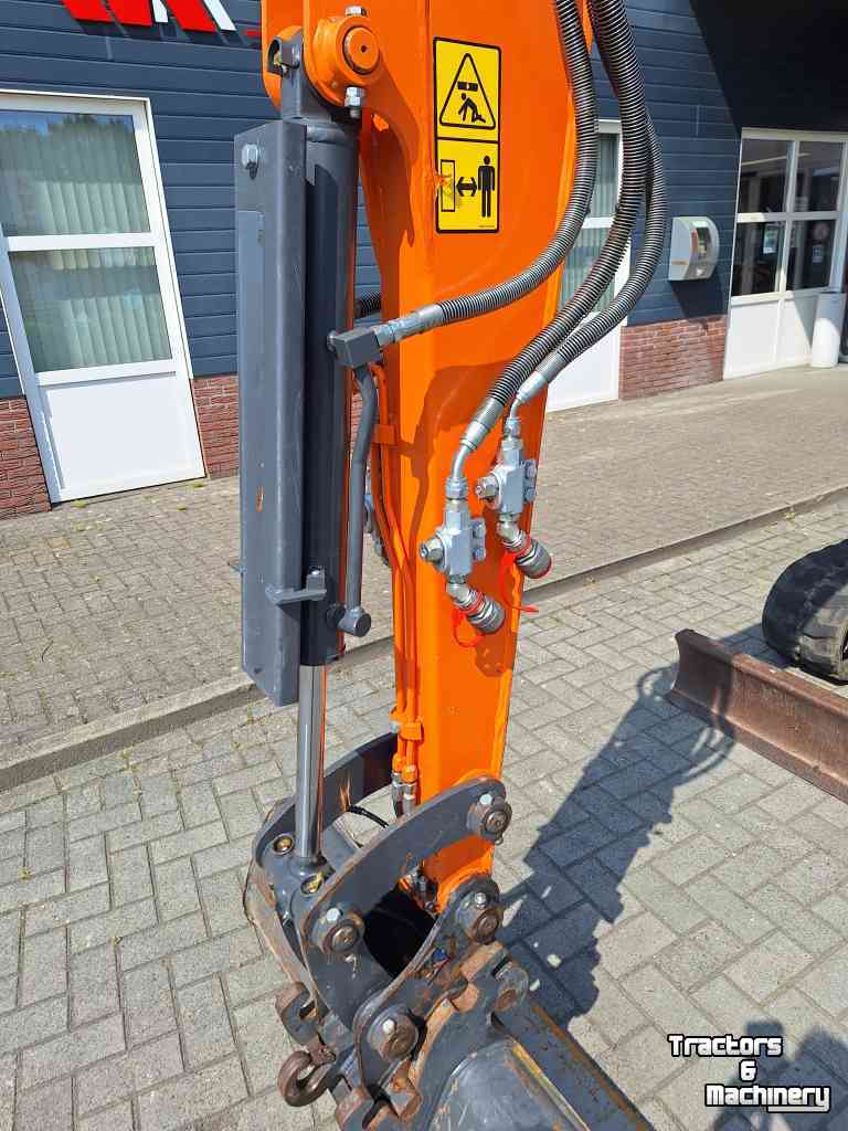 Mini pelleteuse Doosan DX27Z-7