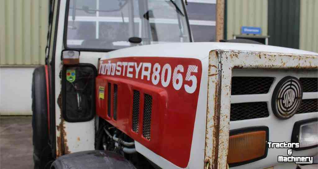 Tracteur pour vignes et vergers Steyr 8065 Turbo Smalspoor