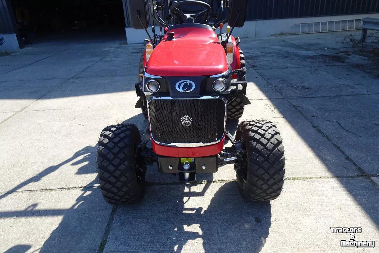 Tracteur Captain Compact tractor 263H .