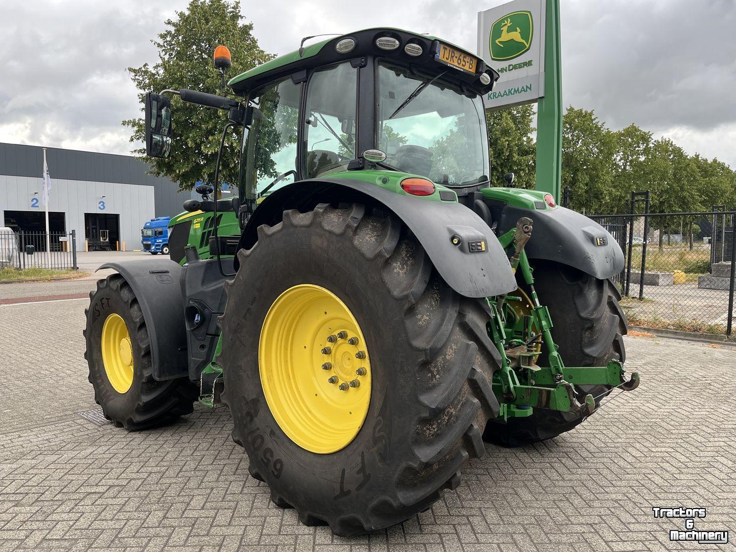 Tracteur John Deere 6215R