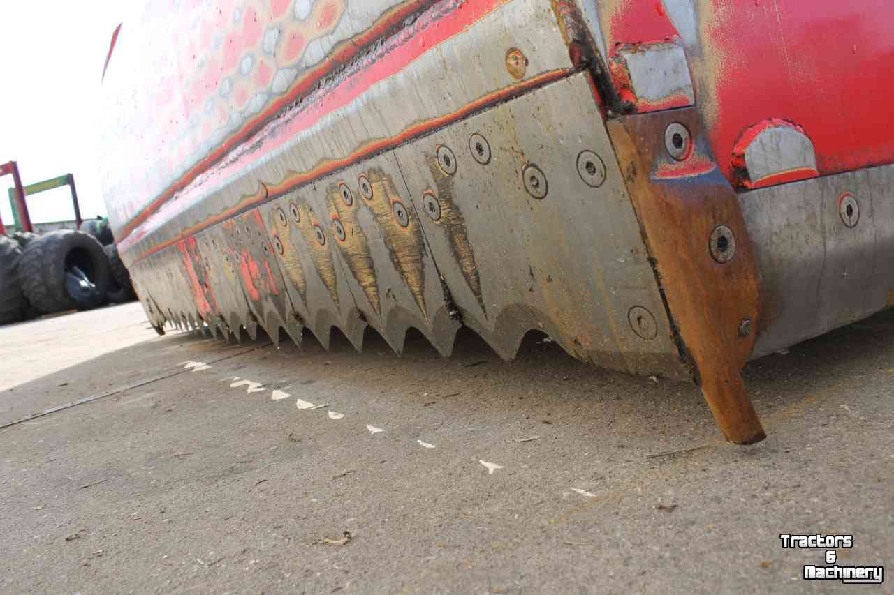 Coupe-blocs d'ensilage Redrock Allround 240-100 kuilhapper met dichte bodem kuilgrijper