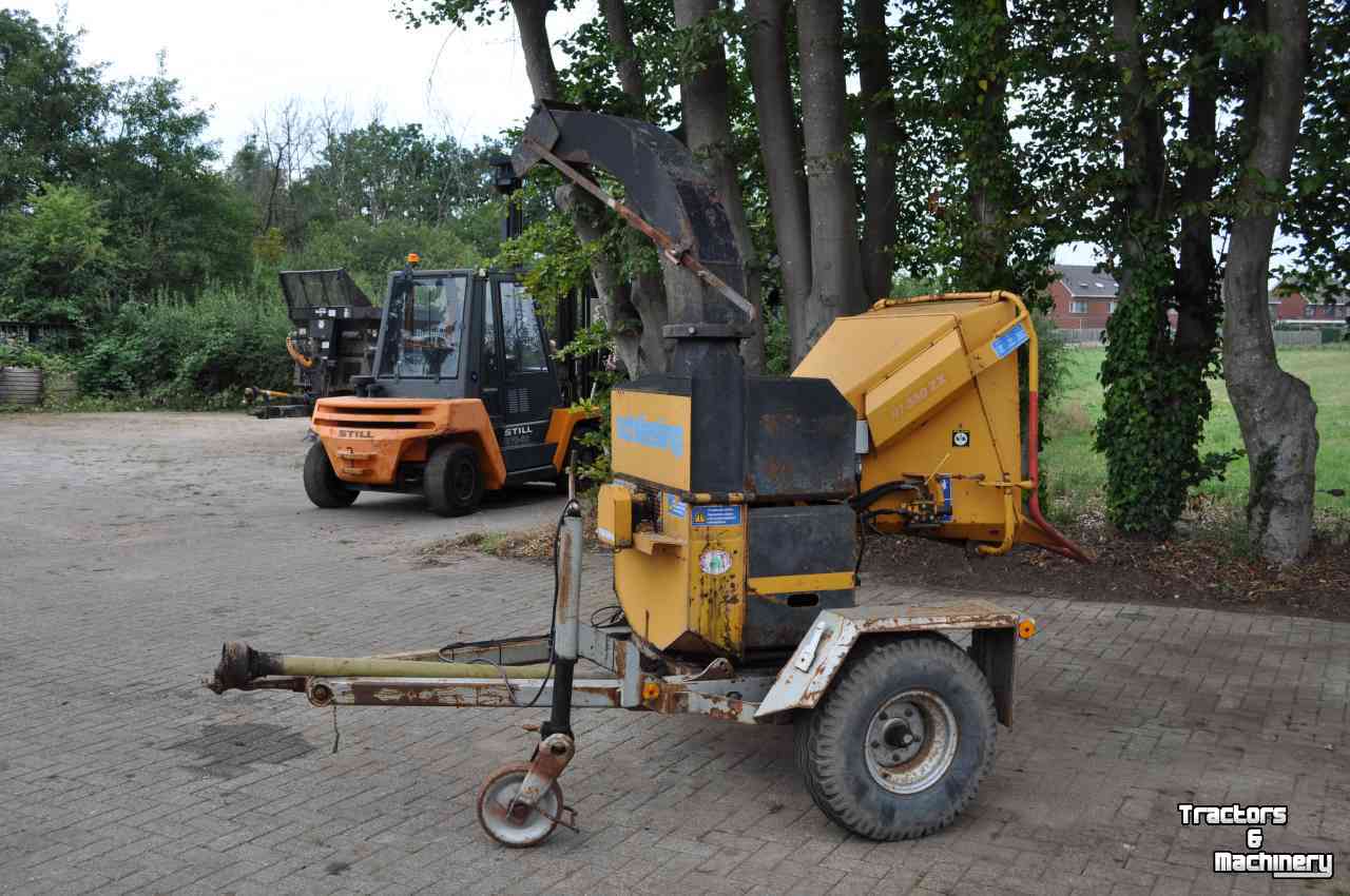 Déchiqueteuse de bois Schliesing 330 ZX
