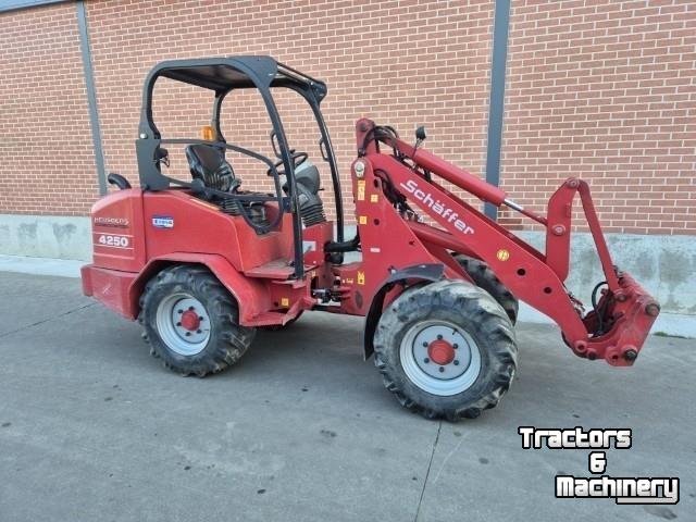 Chargeuse sur pneus Schäffer 4250