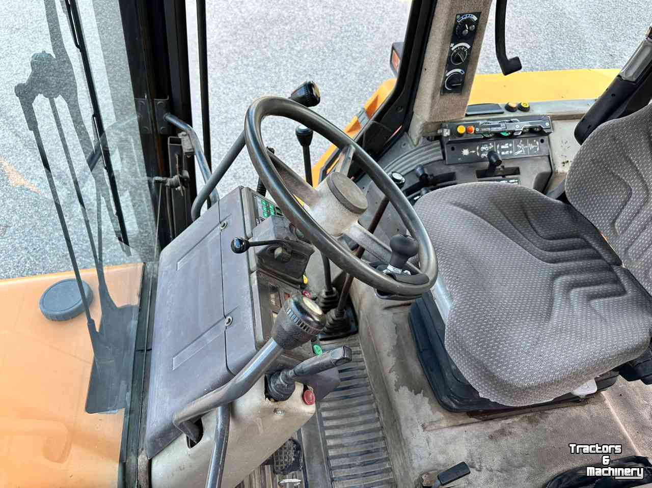 Tracteur Renault 145-14