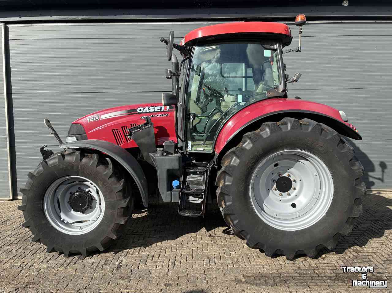 Tracteur Case-IH MAXXUM 140 MC