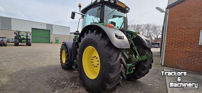 Tracteur John Deere 6210R