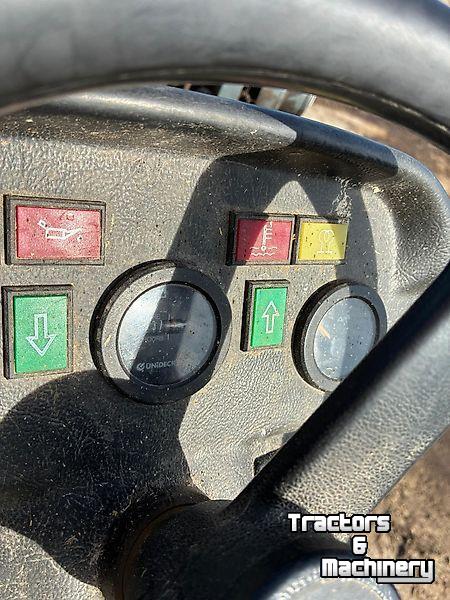 Chargeuse sur pneus Giant V451T Kniklader