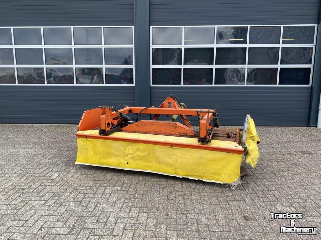 Faucheuse Fella Fronttrommelmaaier getrokken