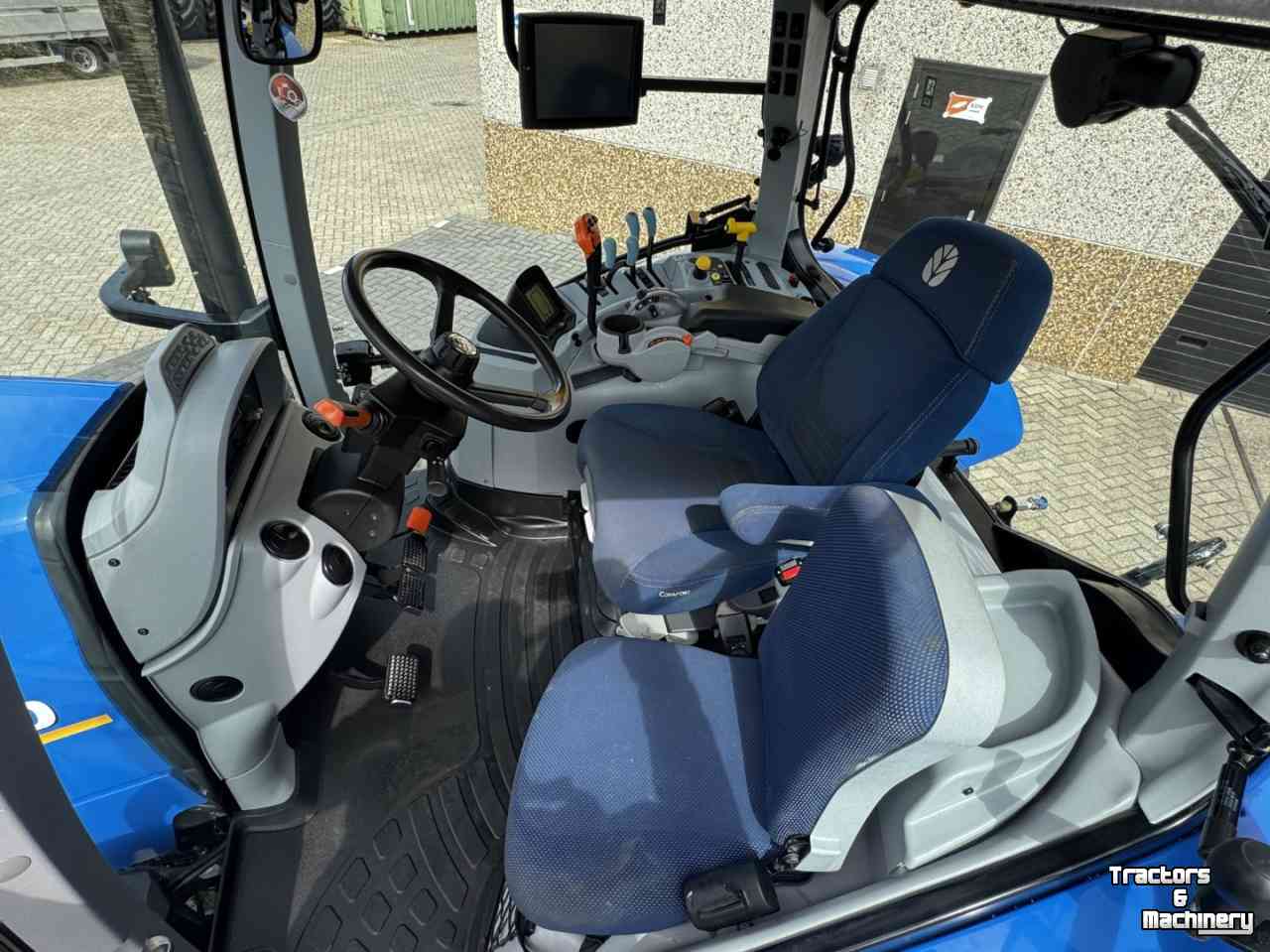 Tracteur New Holland T7.245PC Stage V Fronthef Lucht Hydr rem  GPS 50km