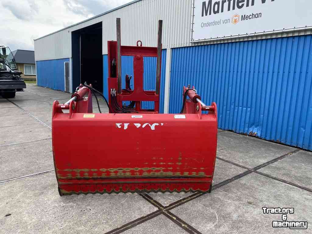 Coupe-blocs d'ensilage Redrock Alligator Kuilhapper met hefmast