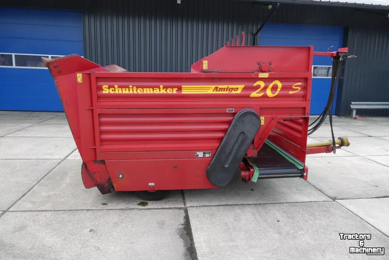 Distributeur de fourrage en bloc Schuitemaker Amigo S20 Blokkendoseerwagen