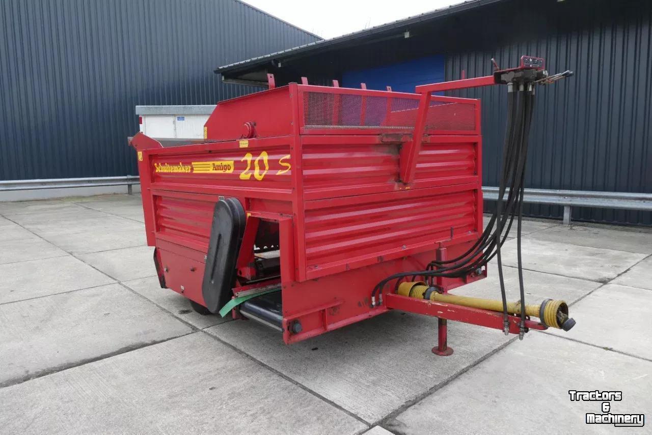 Distributeur de fourrage en bloc Schuitemaker Amigo S20 Blokkendoseerwagen