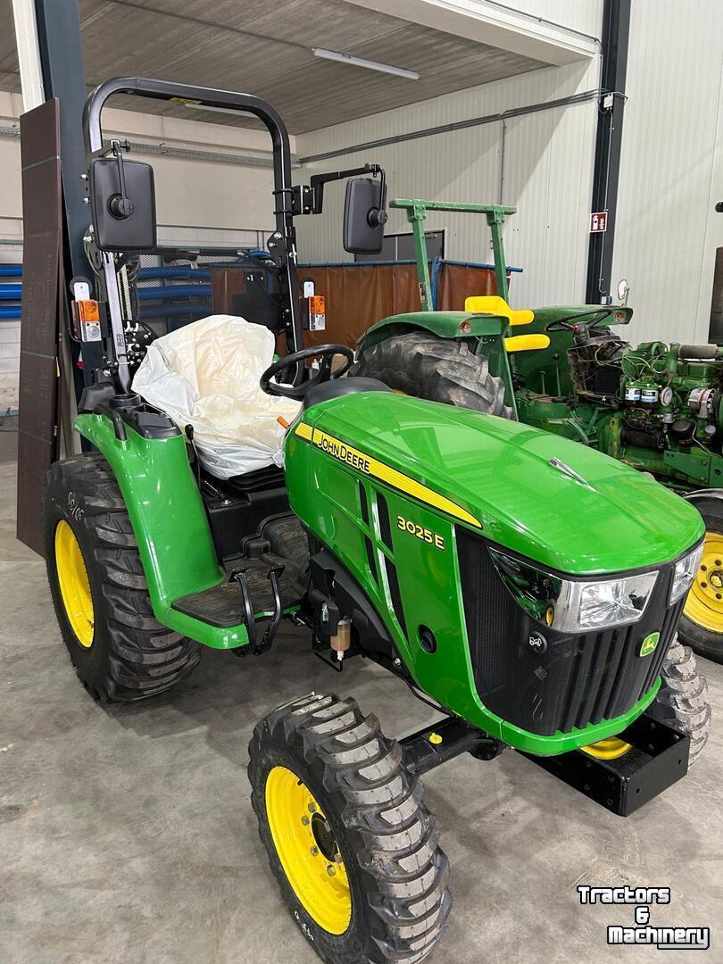 Tracteur pour vignes et vergers John Deere 3025E