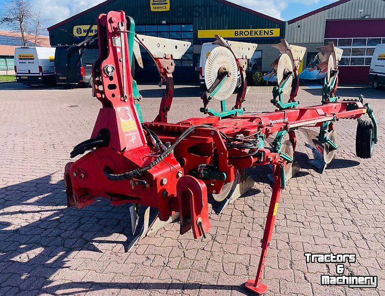 Charrues Kverneland LB 100-300 4-schaar wentelploeg