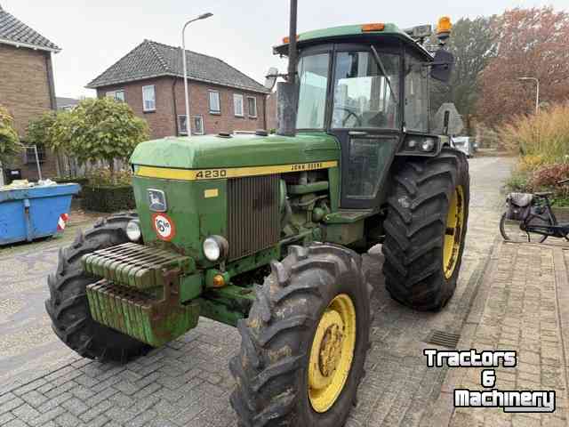 Tracteur John Deere 4230