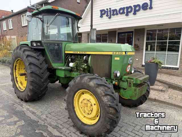 Tracteur John Deere 4230