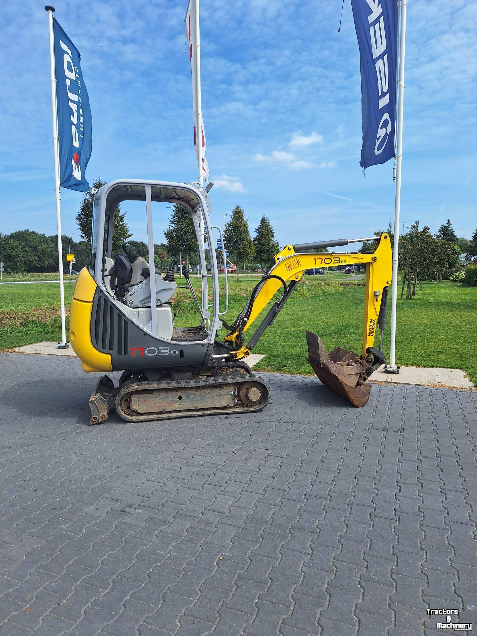 Mini pelleteuse Wacker Neuson Wacker Neuson kraan                                 1703