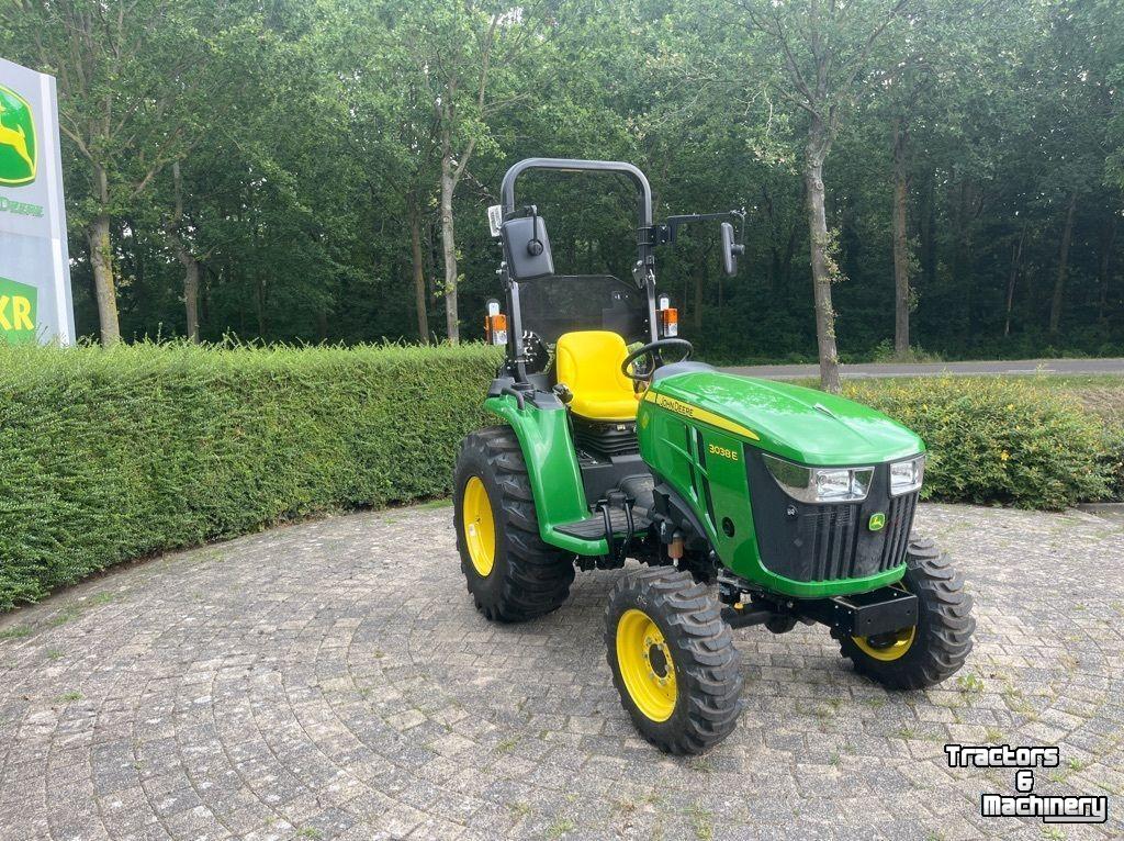 Tracteur pour vignes et vergers John Deere 3038E