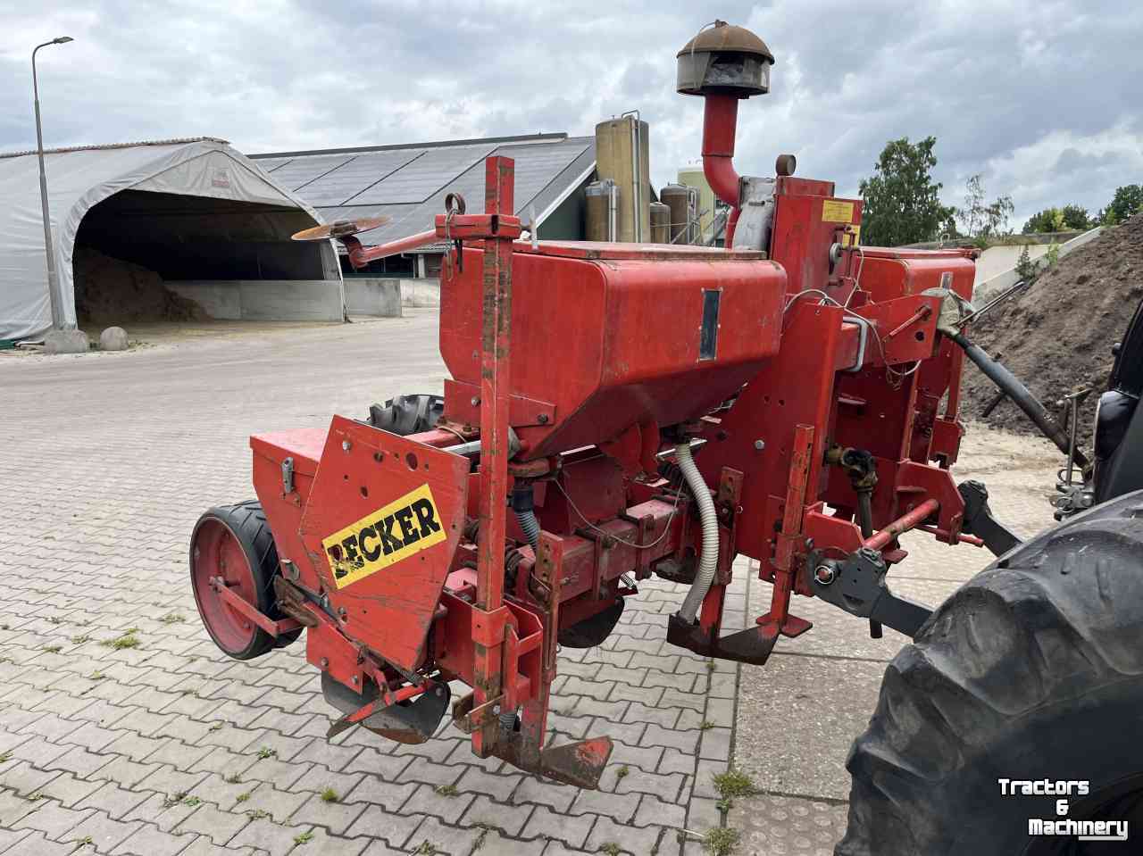 Semoir Becker 4 rijer maiszaaimachine