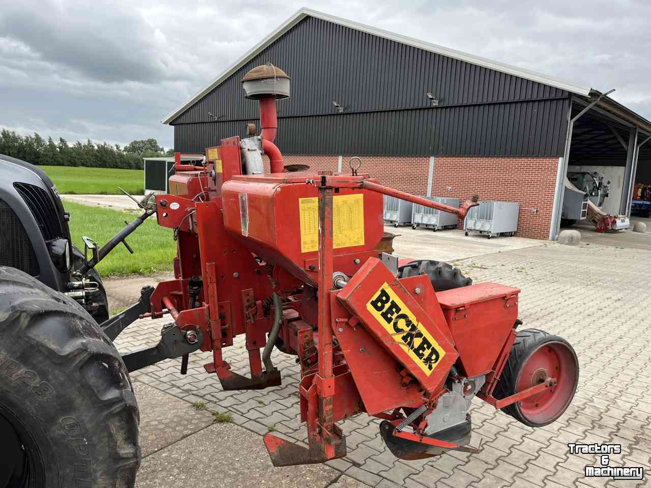 Semoir Becker 4 rijer maiszaaimachine