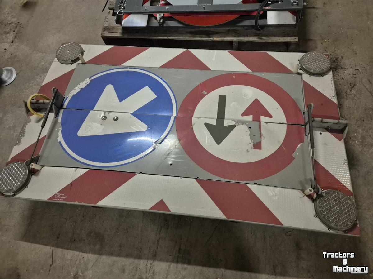 Autres équipements pour rue, entretien des accotements et des fossés  Actie bord