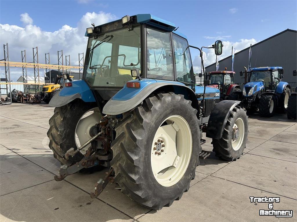 Tracteur New Holland 8340 SLE