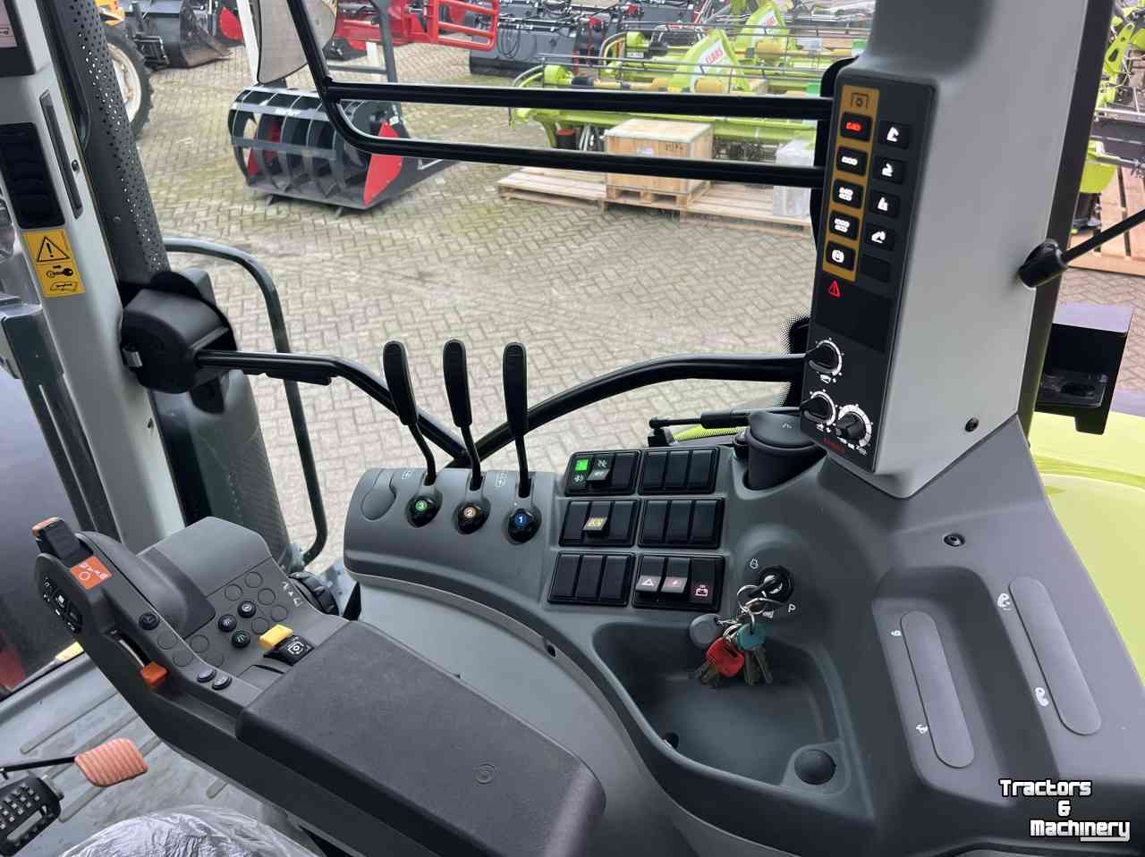 Tracteurs Claas Arion 610