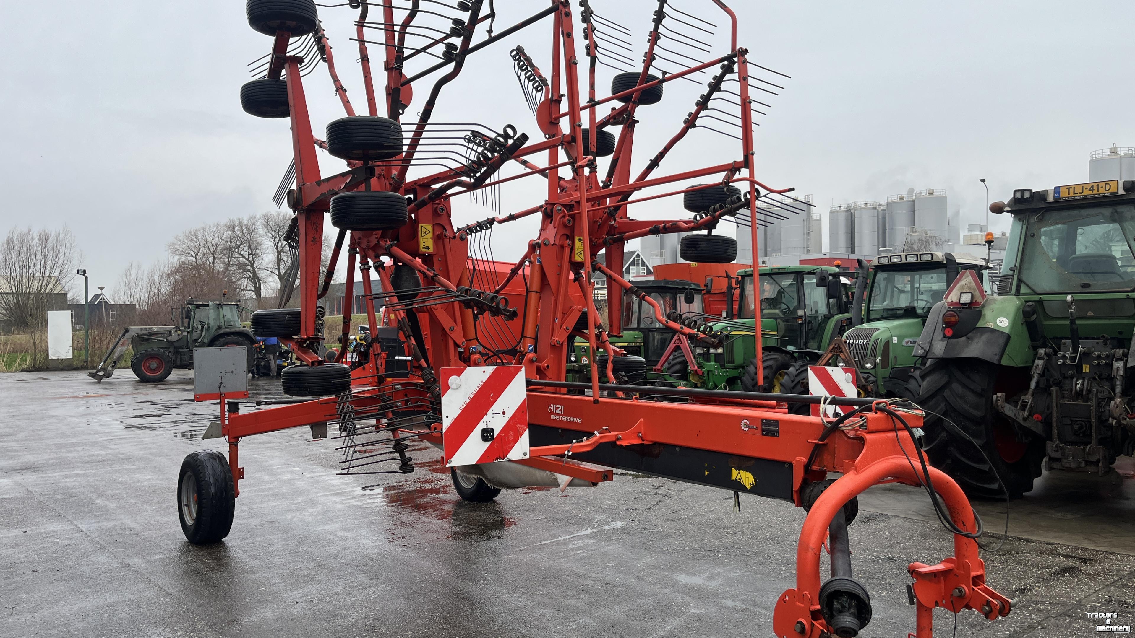 Andaineur Kuhn Kuhn GA 8121
