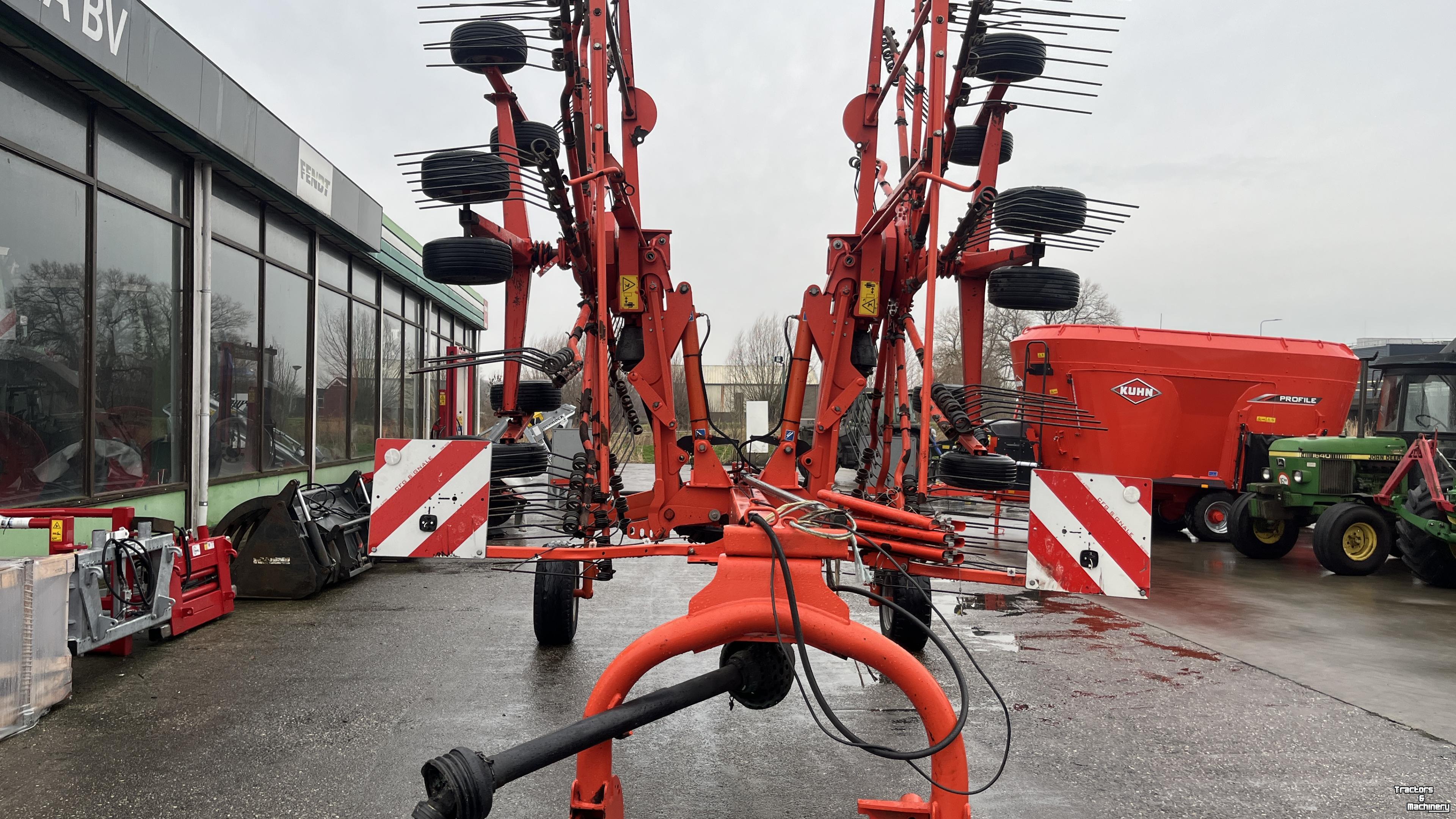 Andaineur Kuhn Kuhn GA 8121