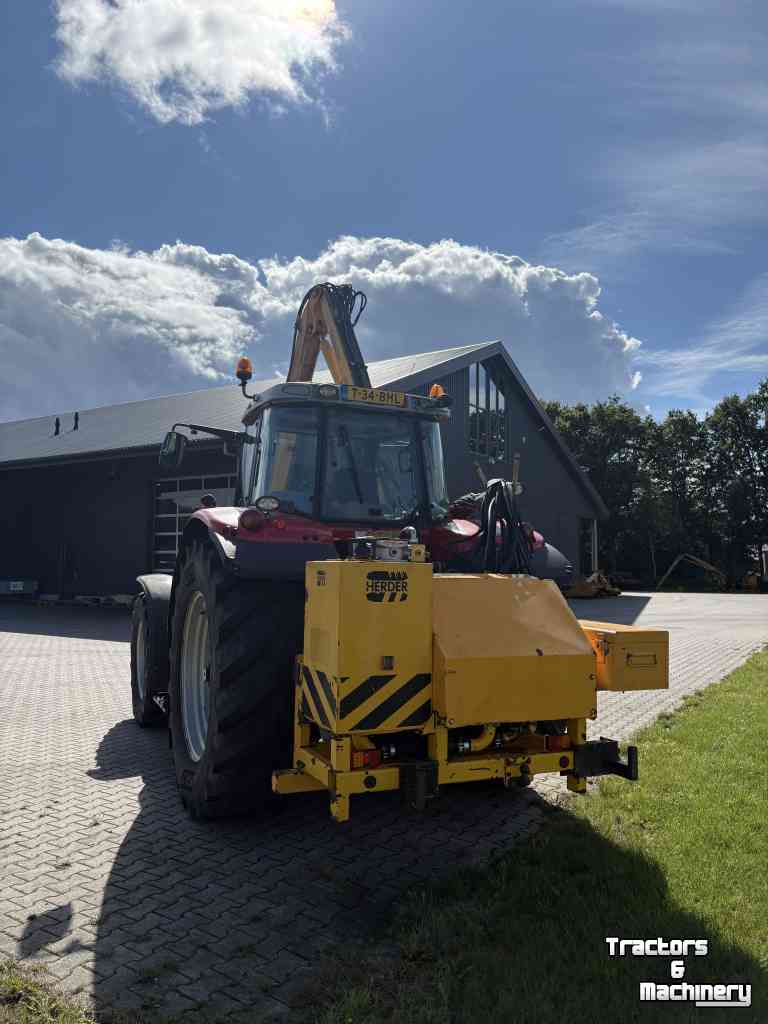 Tracteur Massey Ferguson 6490 met herder MBK503LSH