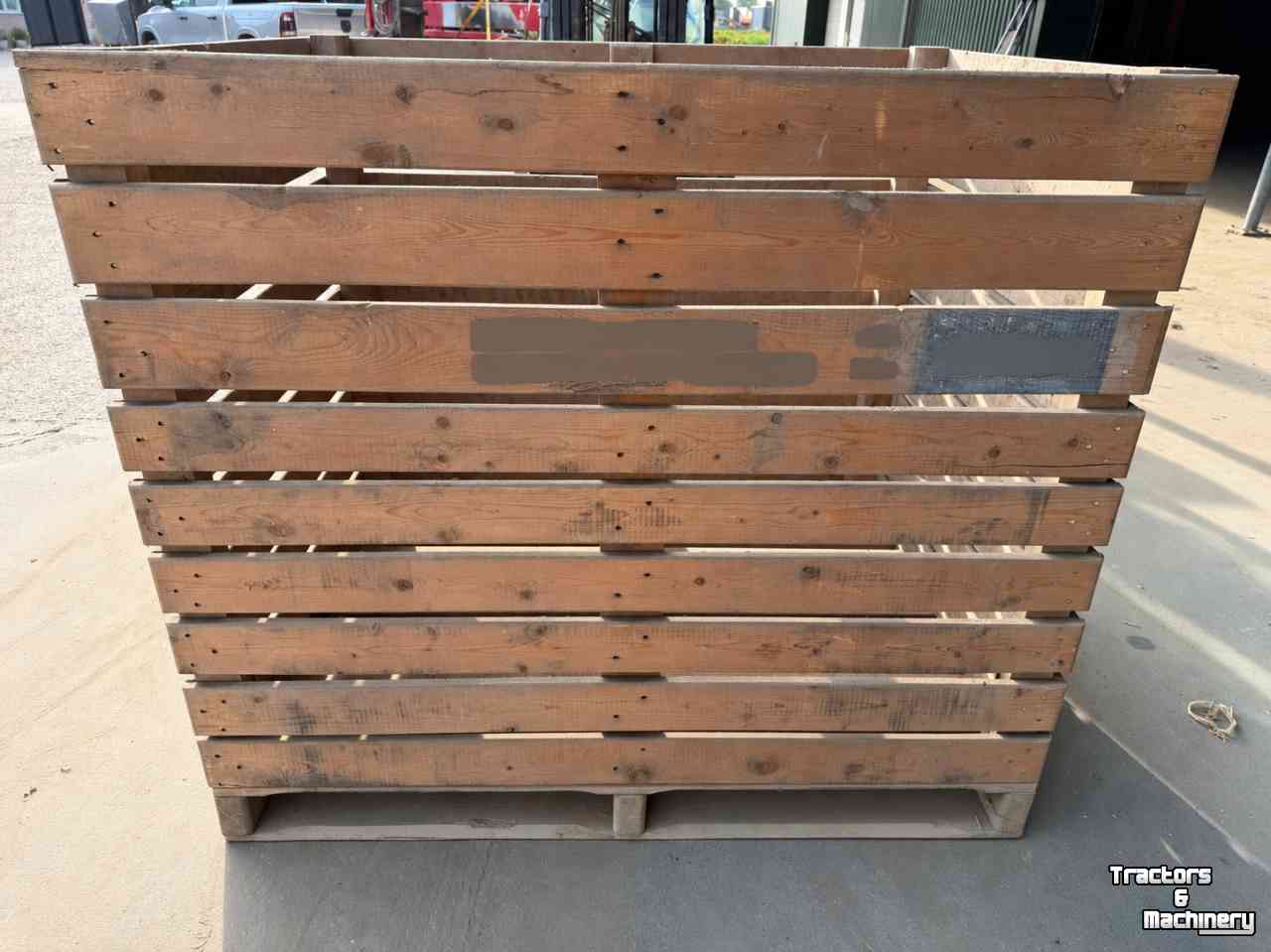 Caisses cubiques  Tons, kisten