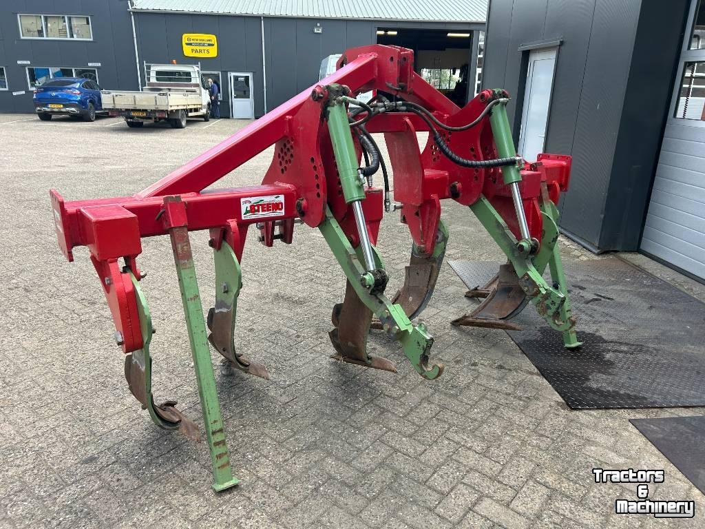 Cultivateur  Steeno VZDM 6-tanden voorzetwoeler