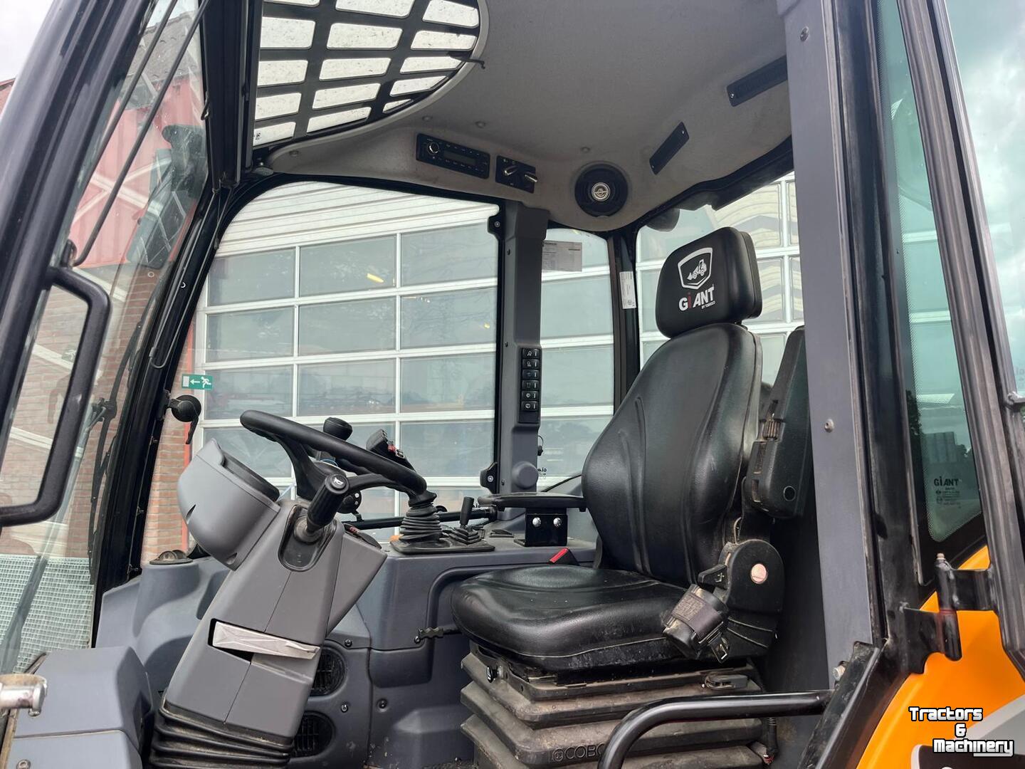 Chargeuse sur pneus Giant G5000