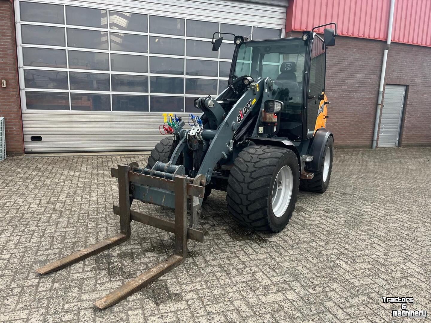 Chargeuse sur pneus Giant G5000
