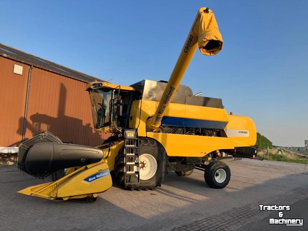 Moissonneuse batteuse New Holland CS 6080