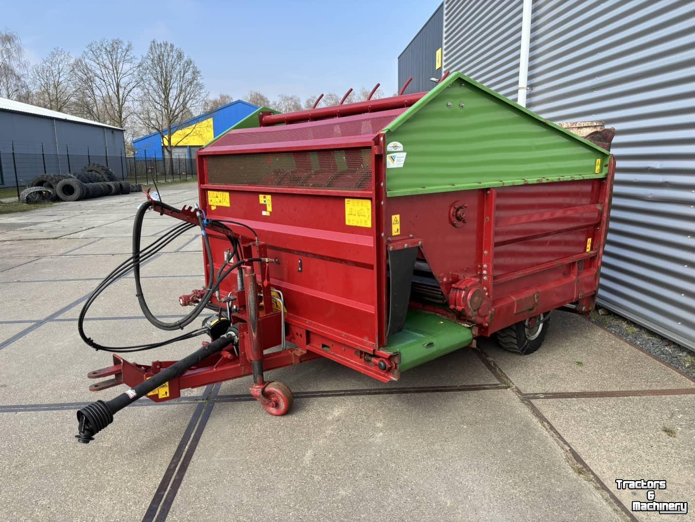 Distributeur de fourrage en bloc  Strautmann BVW Blokkenwagen