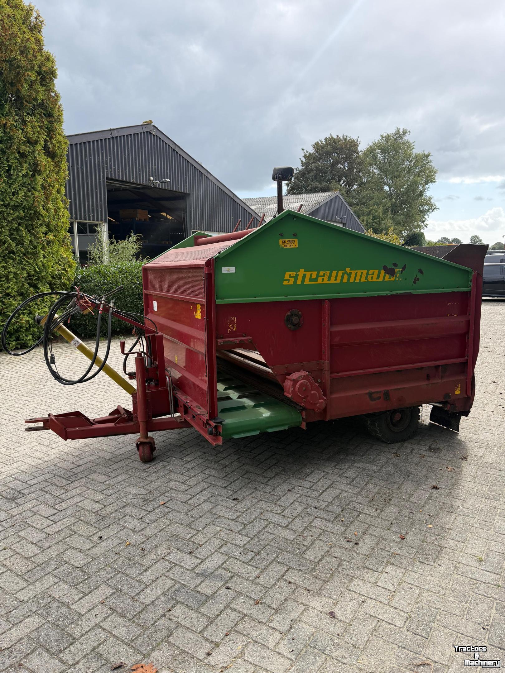 Distributeur de fourrage en bloc Strautmann BVW