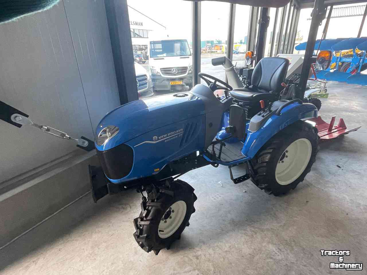 Tracteur New Holland Boomer 25