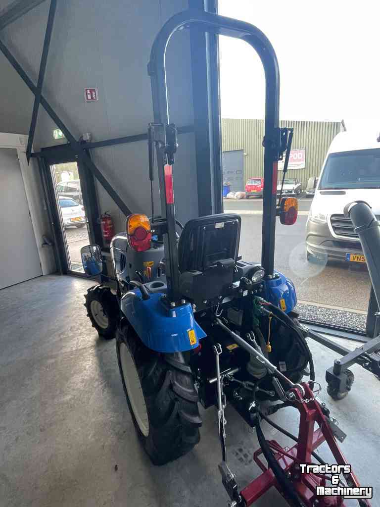 Tracteurs New Holland Boomer 25