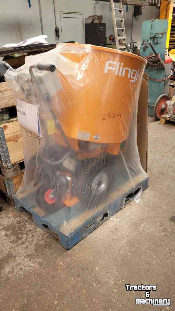 Épandeur de sciure pour des logettes Flingk SE 250