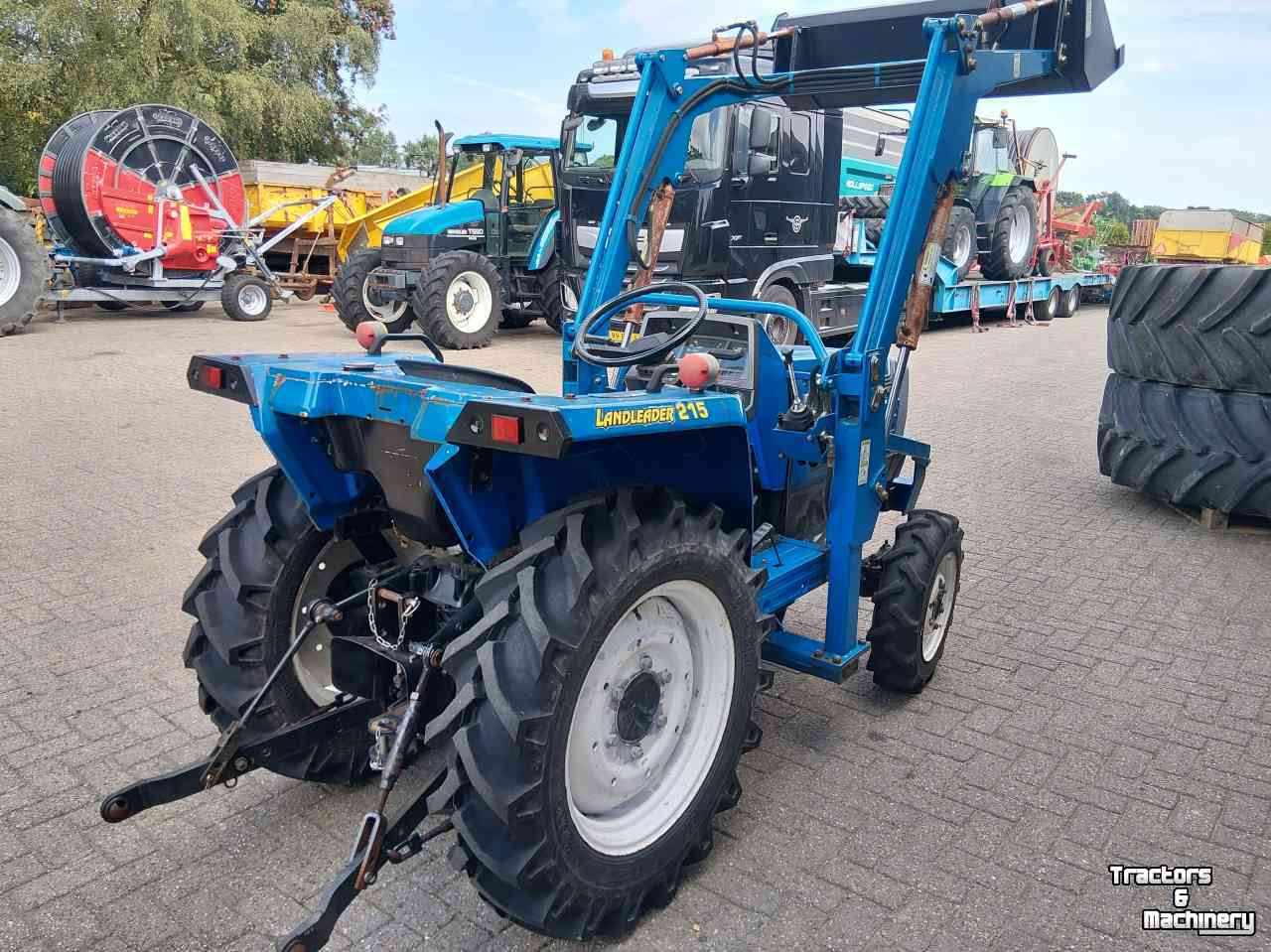 Tracteur pour horticulture Iseki Landleader 215 met voorlader en stuurbekrachtiging