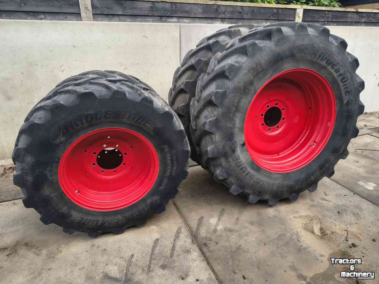 Roues, Pneus, Jantes, Barillets Jumelage Bridgestone 520/85R38 420/85R28