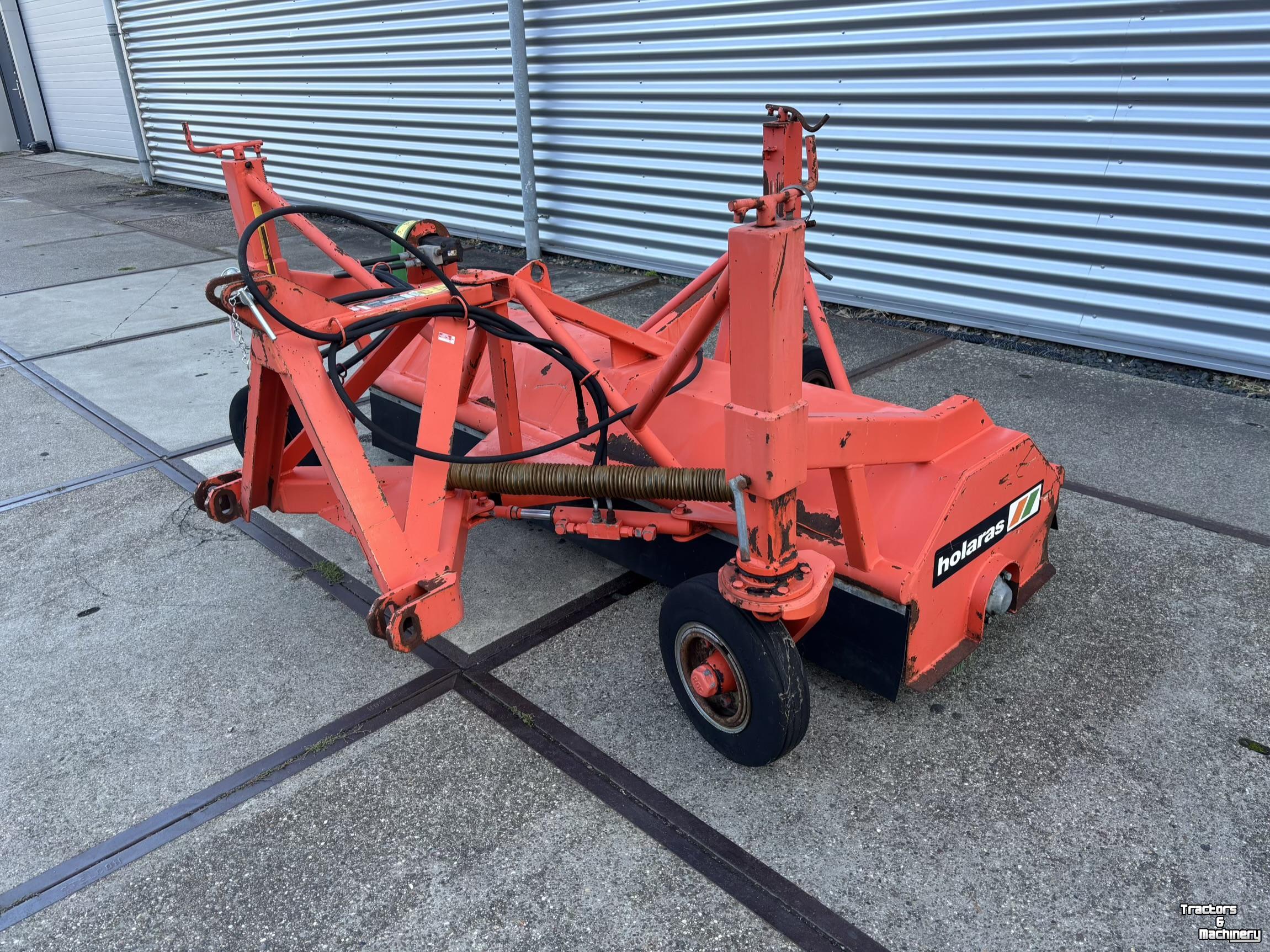 Balayeur Holaras H-220-HV
