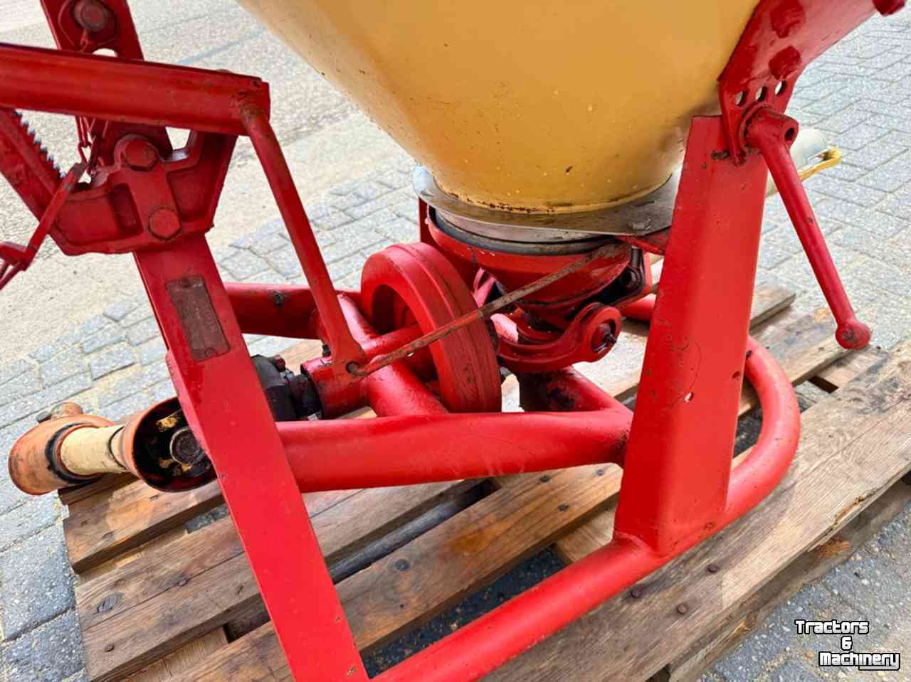 Distributeur d‘engrais Vicon PS603 Pendelstrooier