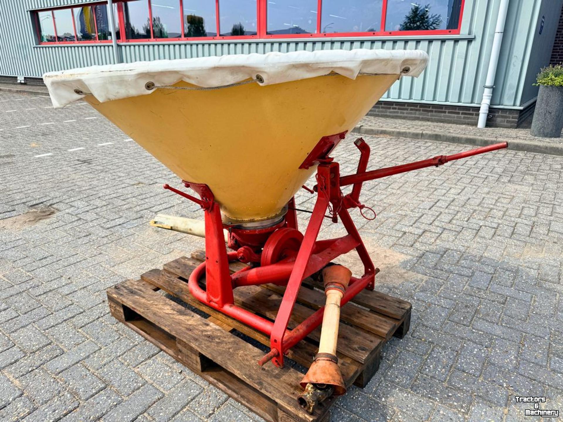 Distributeur d‘engrais Vicon PS603 Pendelstrooier
