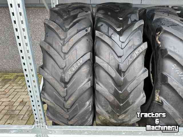 Roues, Pneus, Jantes, Barillets Jumelage Michelin 16.9x38 op vaste velgen