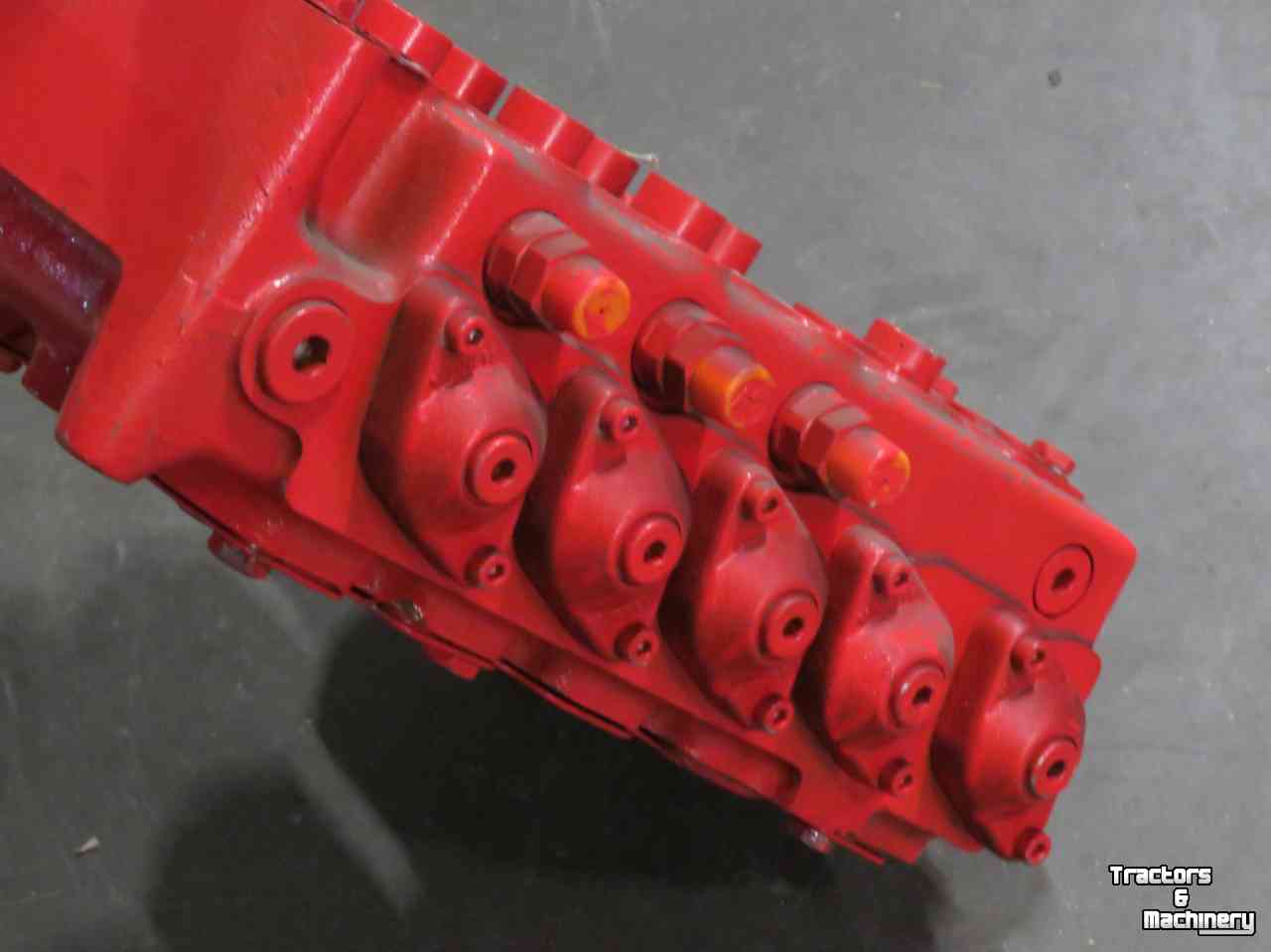 Pelles sur pneus O&K Hydr. ventielenblok voor O&K L10.5, O&K MH5.5, MH6, MH6.5  Parts nr:2241543