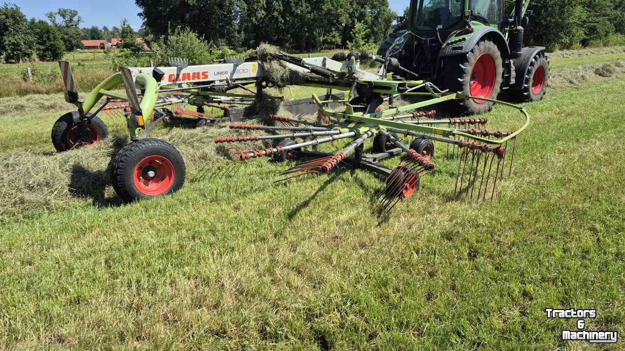 Andaineur Claas Liner 2800
